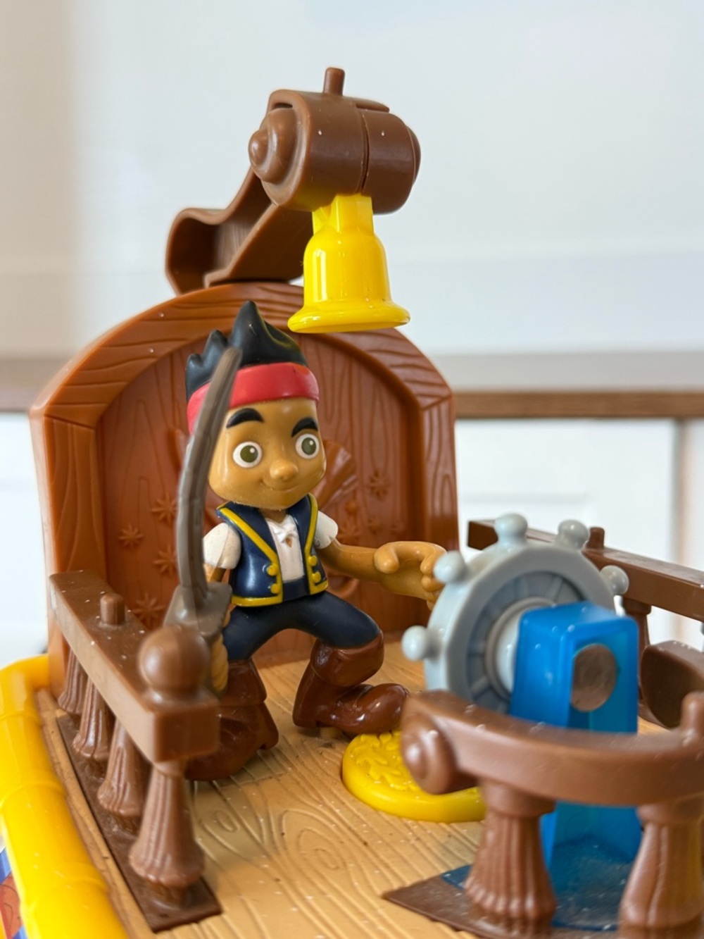 Disney Jake & The Neverland Pirate Ship & Telescope Lot -Ship Talks & Sings 2011 - Picture 9 of 16